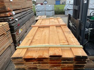 Ca. 78x Douglas Wisselsponning/halfhoutsrabat, 18x190mm, lengte 300cm